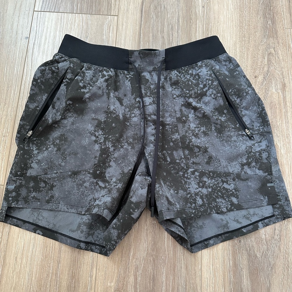 Men’s Lululemon LTT shorts